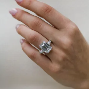 7.25CT Emerald Cut Moissanite Diamond Ring With Side Tapper Stone Ring 14K Gold Moissanite Diamond Ring