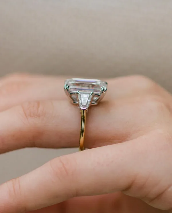 7.25CT Emerald Cut Moissanite Diamond Ring With Side Tapper Stone Ring 14K Gold Moissanite Diamond Ring