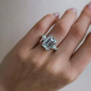 7.25CT Emerald Cut Moissanite Diamond Ring With Side Tapper Stone Ring 14K Gold Moissanite Diamond Ring