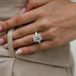7.25CT Emerald Cut Moissanite Diamond Ring With Side Tapper Stone Ring 14K Gold Moissanite Diamond Ring