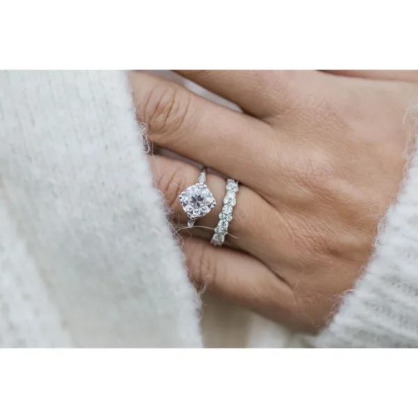 2.50CT Old Mine Cut Moissanite Round Diamond Ring For Her 18K Gold Solitaire Engagement Ring