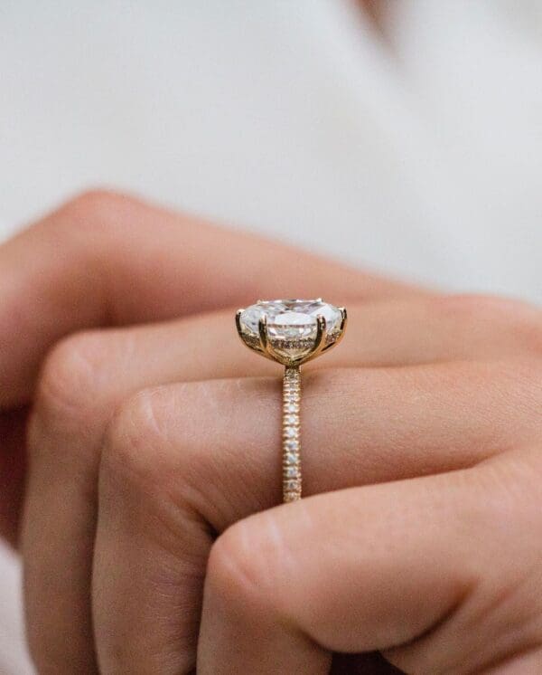 2.50carat Oval Moissanite Diamond Wedding Engagement Ring 14K Gold Hidden Halo Oval Diamond Ring