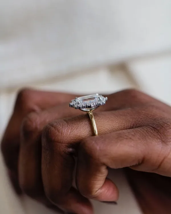 3.5carat Emerald Cut Moissanite Diamond Wedding Engagement Ring 14K Gold Hidden Halo Oval Diamond Ring