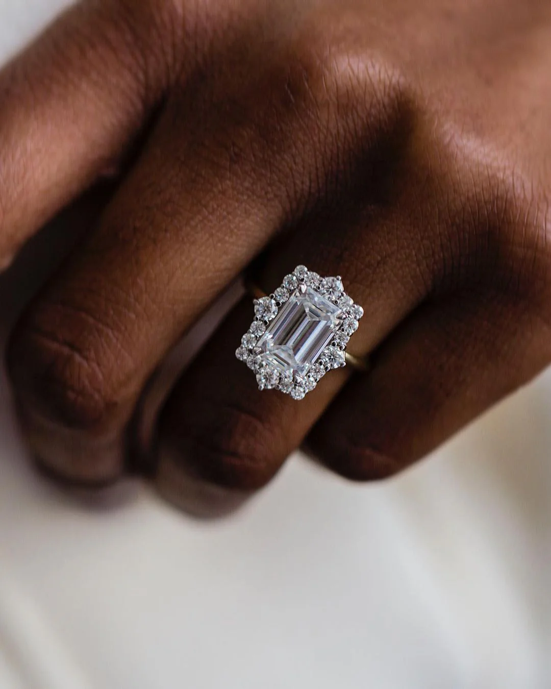 3.5carat Emerald Cut Moissanite Diamond Wedding Engagement Ring 14K Gold Hidden Halo Oval Diamond Ring